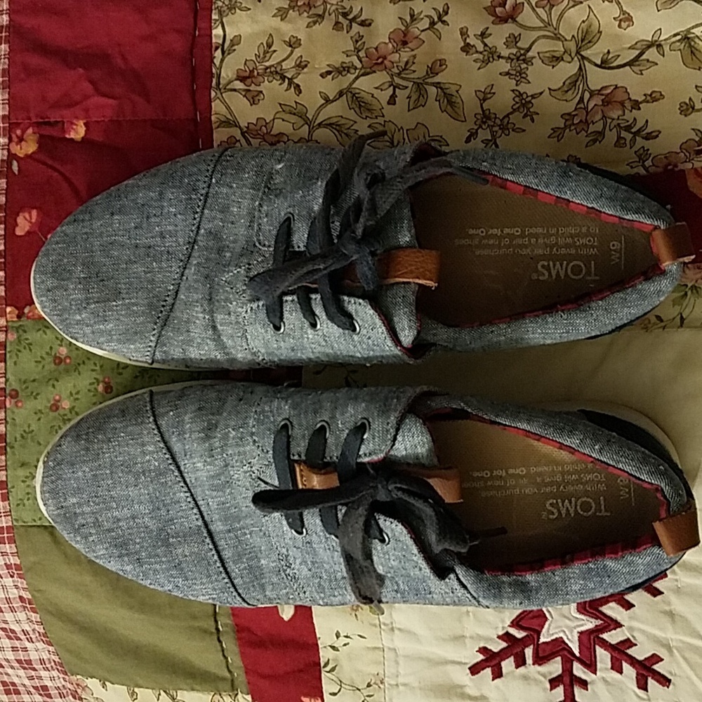 Toms Womens Size 9 Shoes
